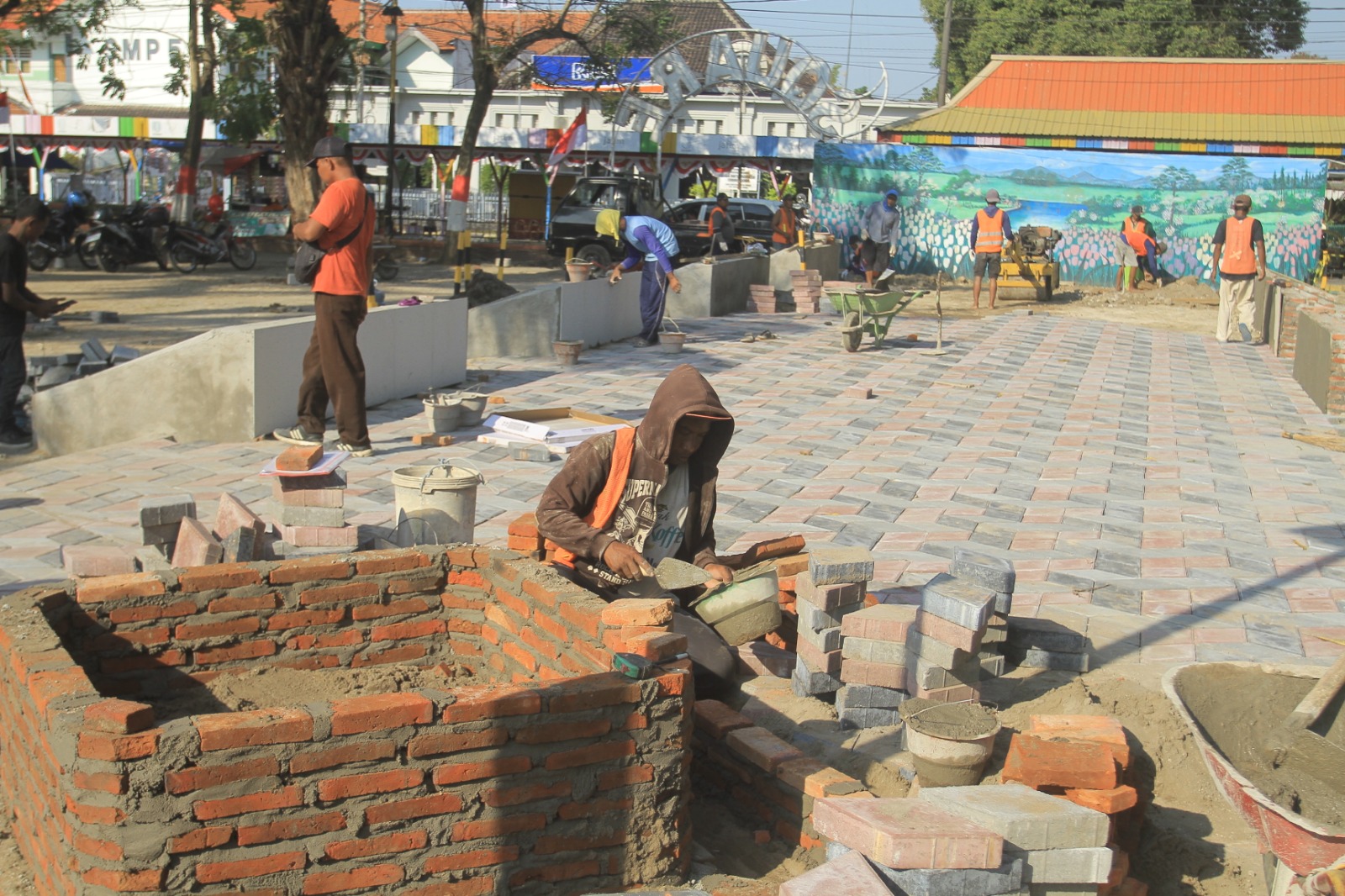 Disperkim Percantik Kawasan Alun Alun Paving Diganti Tiga Dimensi